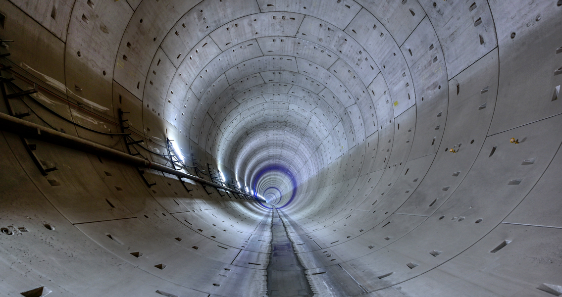 Blick in den ausgebauten Rohbau des Albvorlandtunnels.