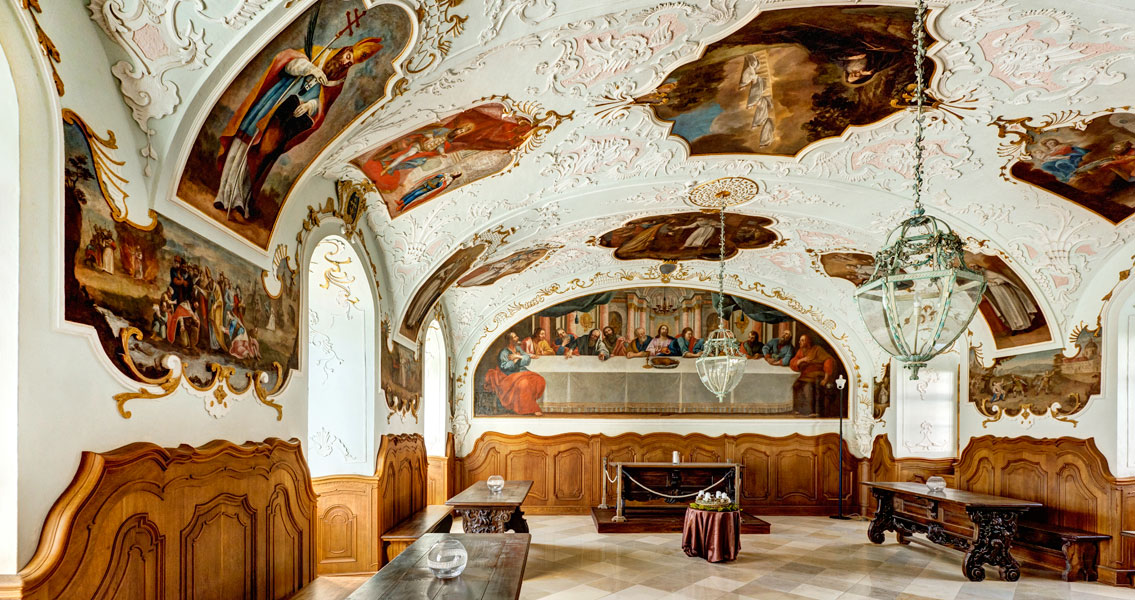Im Inneren zeigt sich die Klosteranlage von ihrer barocken Schönheit.